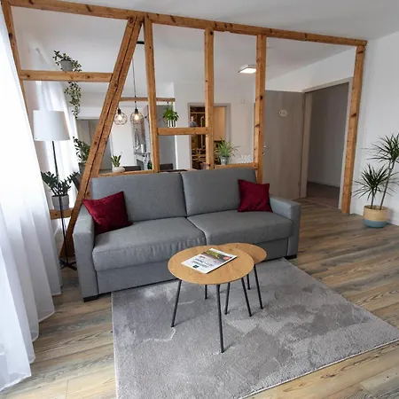 Gasthof Alter Hirsch 4*